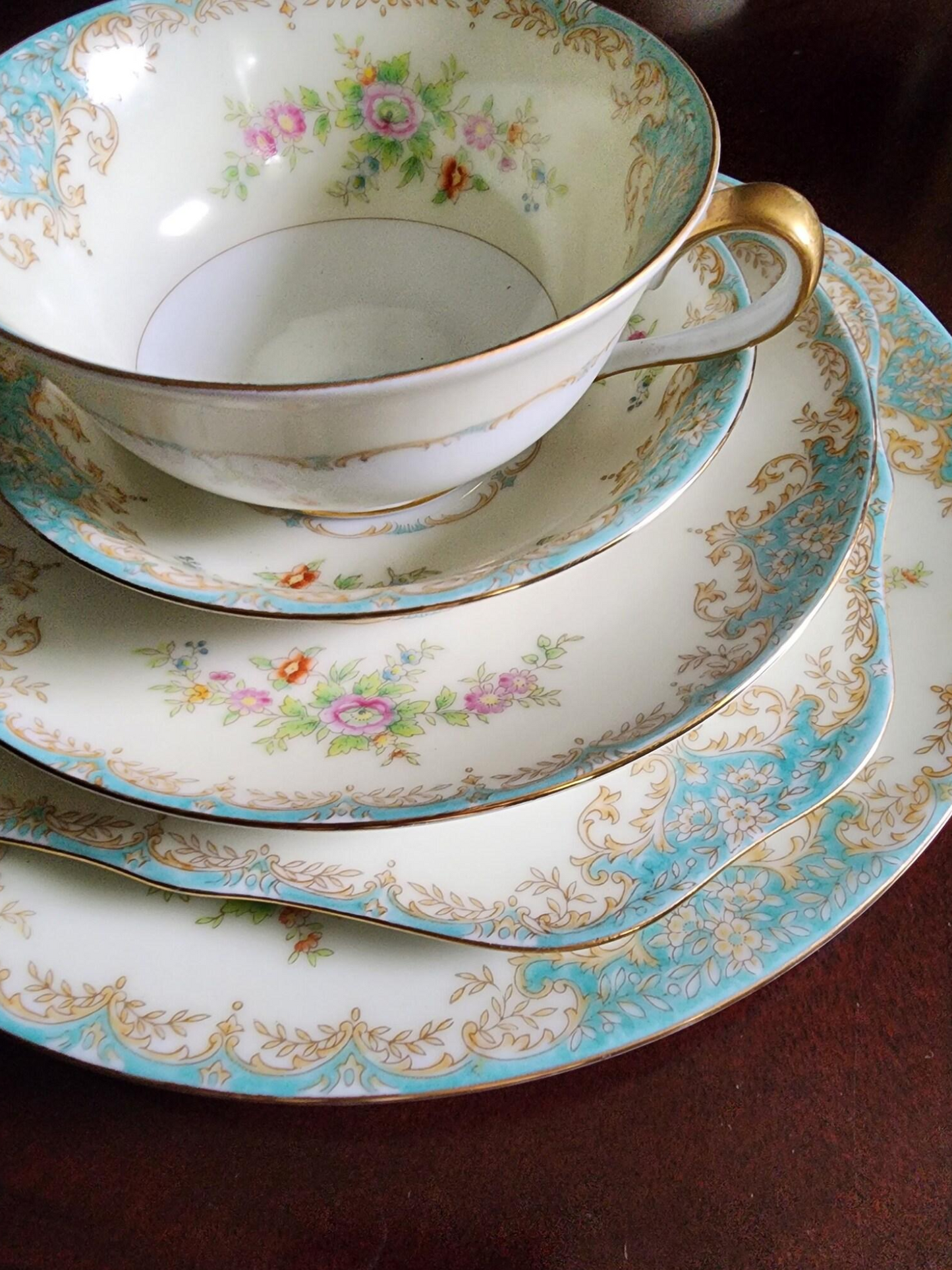 Exquisite Noritake Salad Dinnerware Set - Timeless Elegance for Your Dining Experience