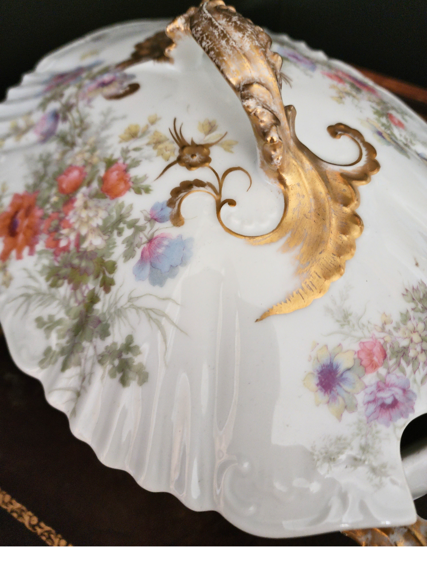 French antique-footed Tureen Serving ware Tureen