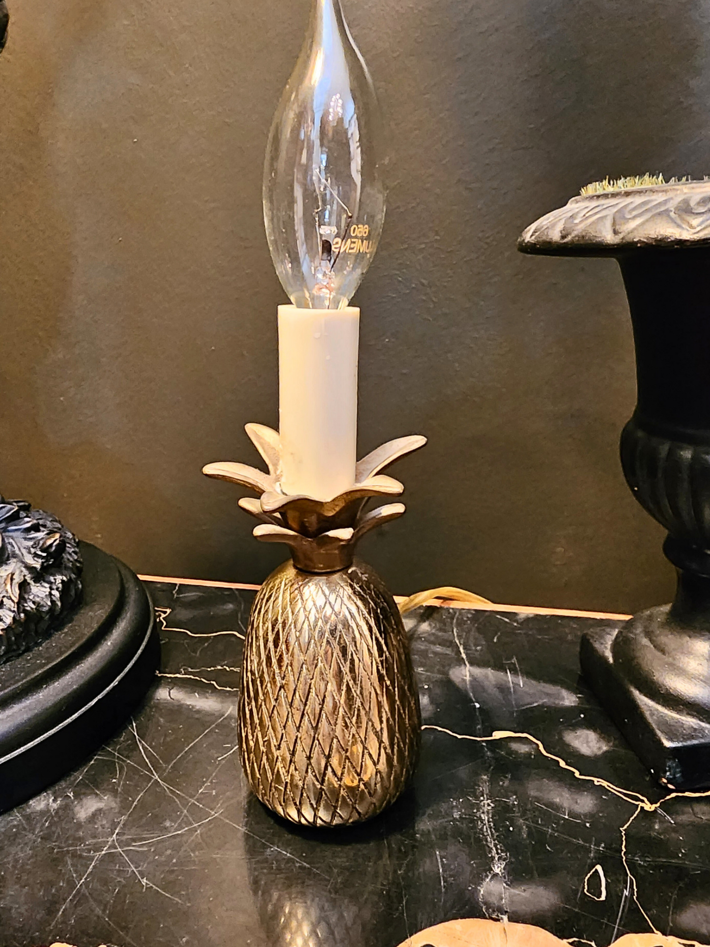 Pinapple brass lamp