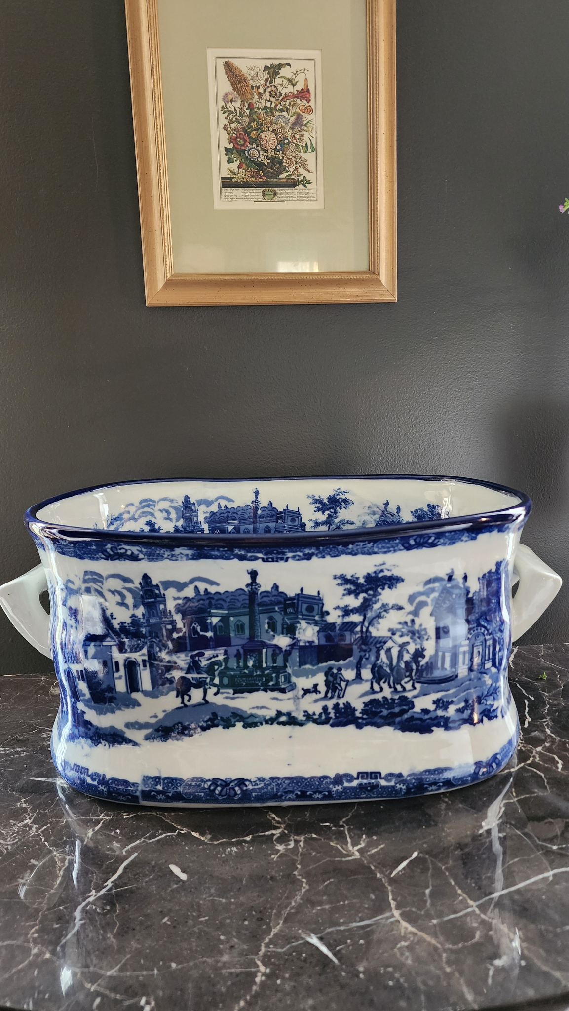 Footbath planter blue and white